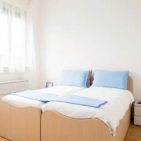 The Rent - One Bedroom Close Crescenzago Subway * Milán