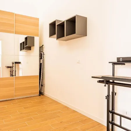 The Rent - One Bedroom Close Crescenzago Subway Milán